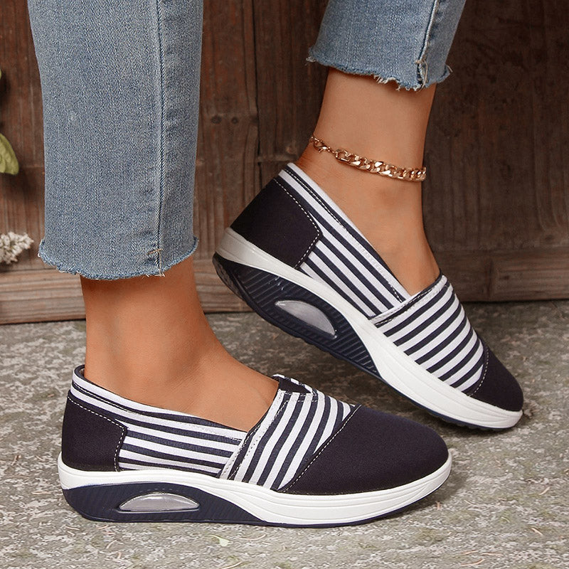 Stylish Comfortable Round Toe Striped Canvas Shoes