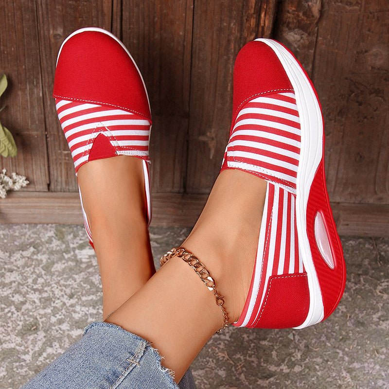 Stylish Comfortable Round Toe Striped Canvas Shoes