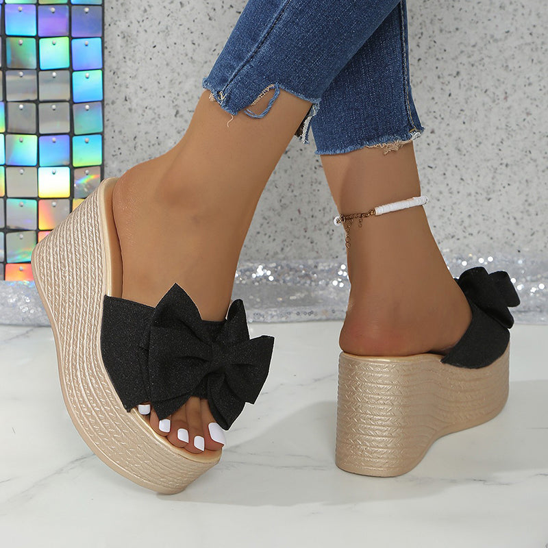 Damskie klapki na koturnie z kokardą i grubą podeszwą