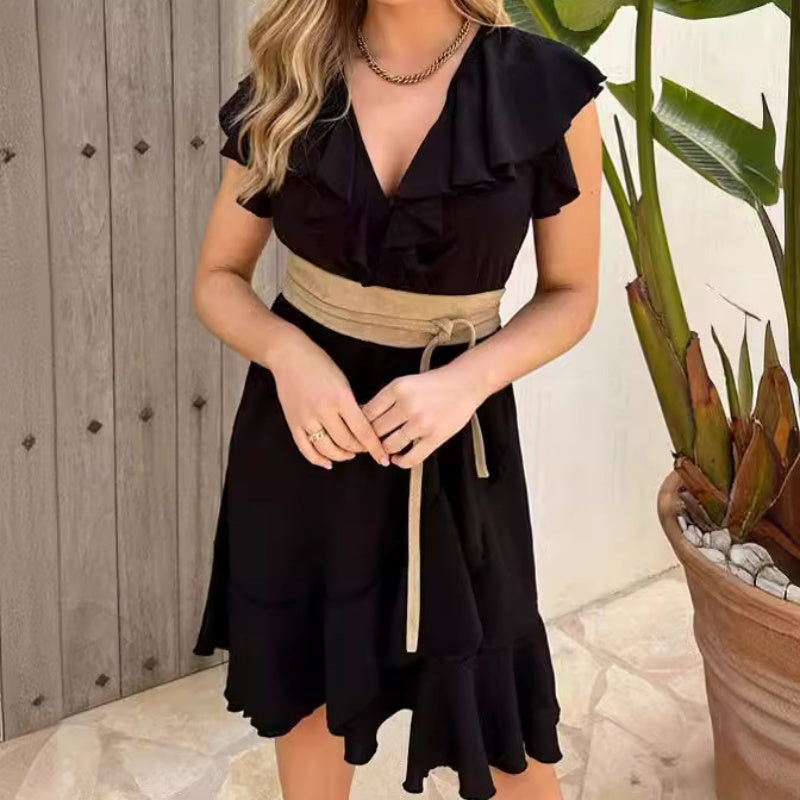 Elegancka sukienka damska z wiązaniem w talii i dekoltem w serek