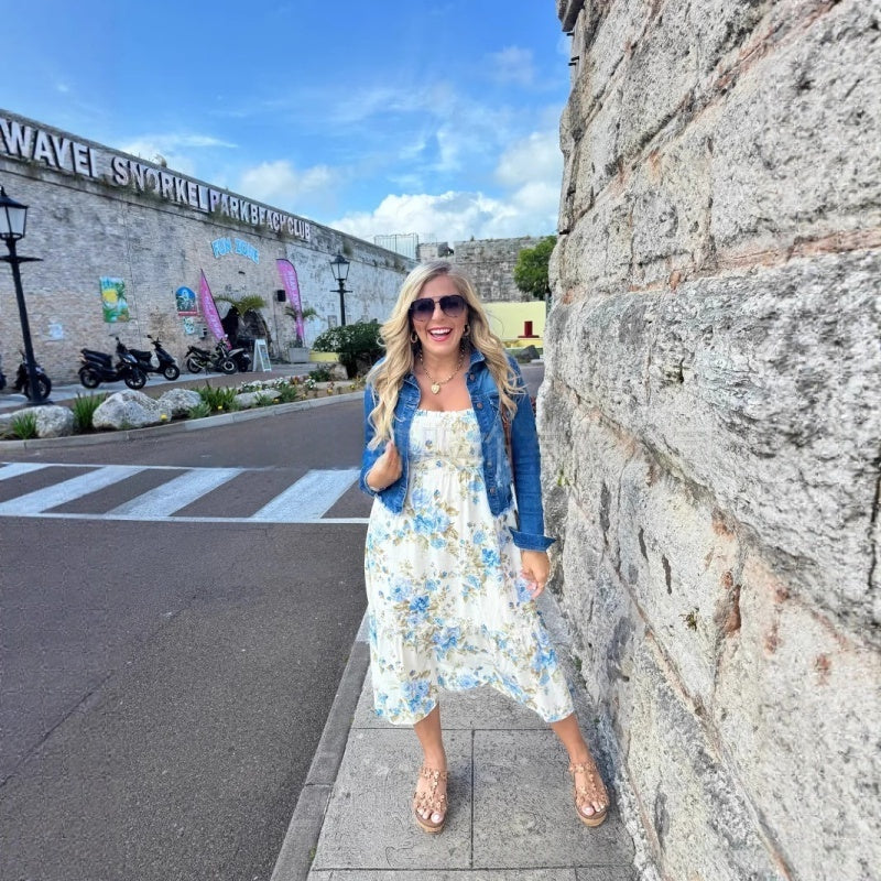 Sukienki damskie z plisowanym dekoltem z nadrukiem