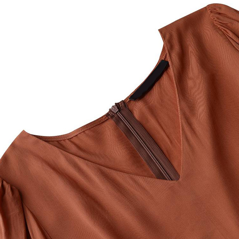 Sukienka damska w jednolitym kolorze z dekoltem w serek