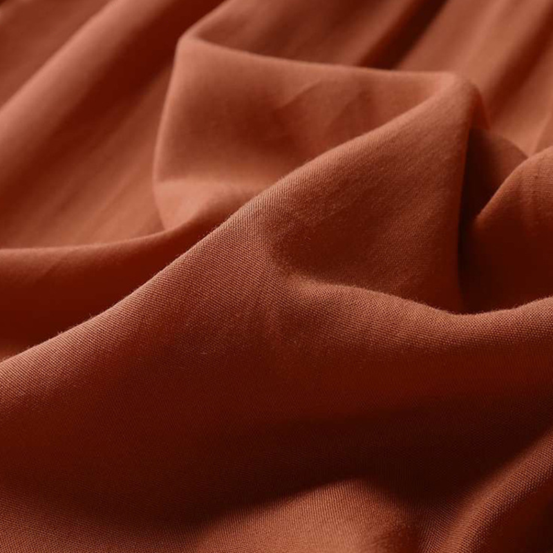 Sukienka damska w jednolitym kolorze z dekoltem w serek